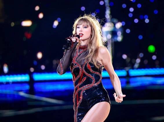 Taylor Swift's Favorite Red Lipstick Is On Sale for $12 for Cyber Monday