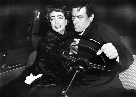 Queen Bee - Z filmu - Joan Crawford, John Ireland