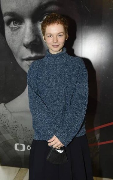 Kvůli natáčení role Boženy Němcové přišla Anna Kameníková o svoji dlouhou hřívu