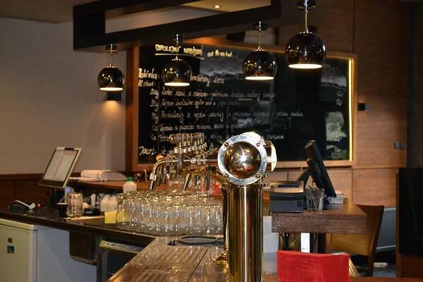 KOMETA PUB