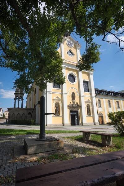 Klášterní kostel sv. Rodiny v Havlíčkově Brodě - vysocina.eu