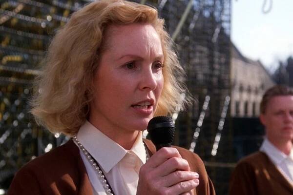 17 Intriguing Facts About Victoria Tennant