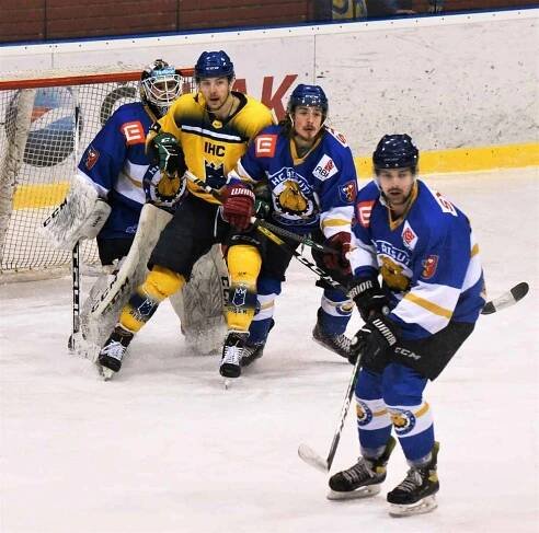 II. hokejová liga: IHC Králové Písek - HC Řisuty 7:4.