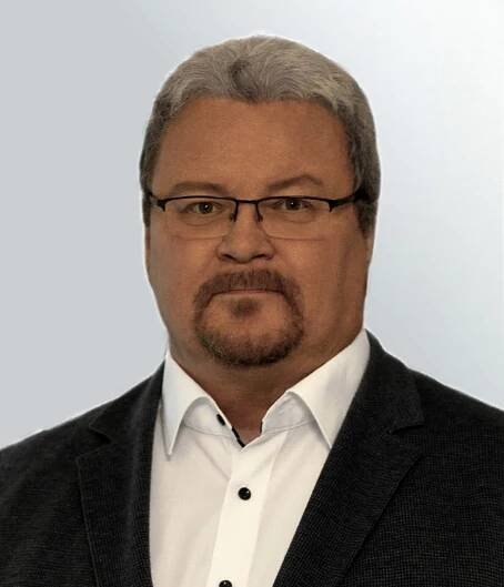 Juergen Mueller | Roben