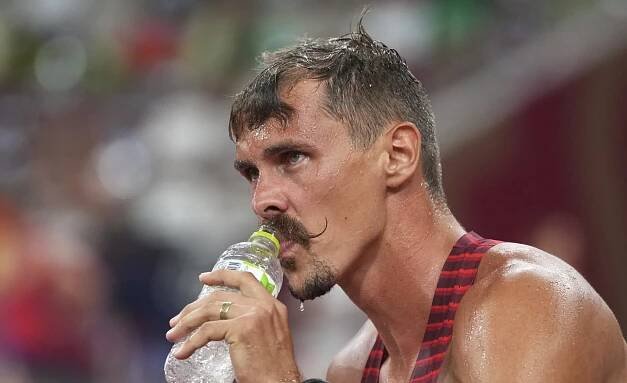 Vyčerpaný Adam Sebastian Helcelet