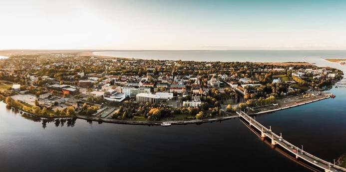 Pärnu is bordered by both the sea and the river. Photo by Priidu Saart.