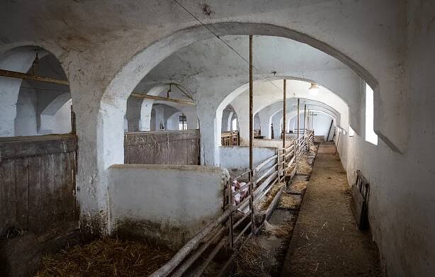 Statek Uhersko | Lokace | East Bohemia Film Office
