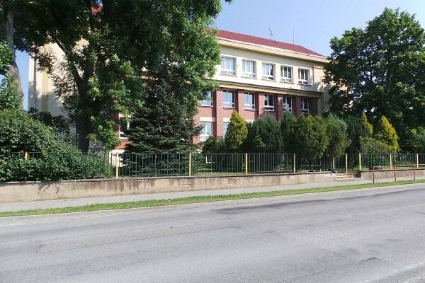 Základní škola Mýto, okres Rokycany foto 1