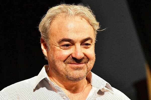 Jak si žije herec Martin Zounar: Prchl před lidmi na okraj Prahy a ukryl se do supermoderní krychle