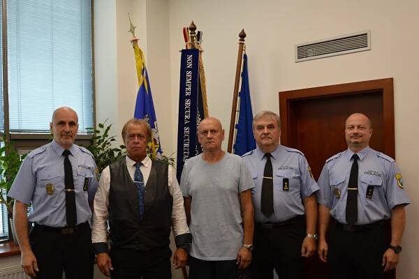 Dva dlouholetí strážníci odcházejí do zaslouženého důchodu