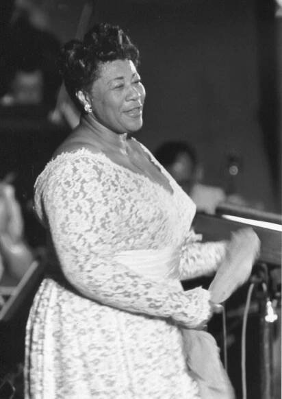 Ella Fitzgerald performing at the Hollywood Bowl on July 23, 1960.  (Gift of the Rothschild Family. Photograph by Otto Rothschild. Used by Permission of The Music Center Archives.)