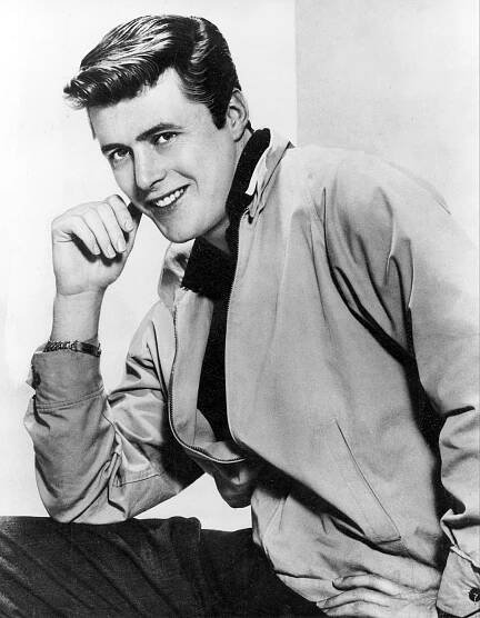 Edd Byrnes, Who Combed His Way to TV Stardom, Dies at 86