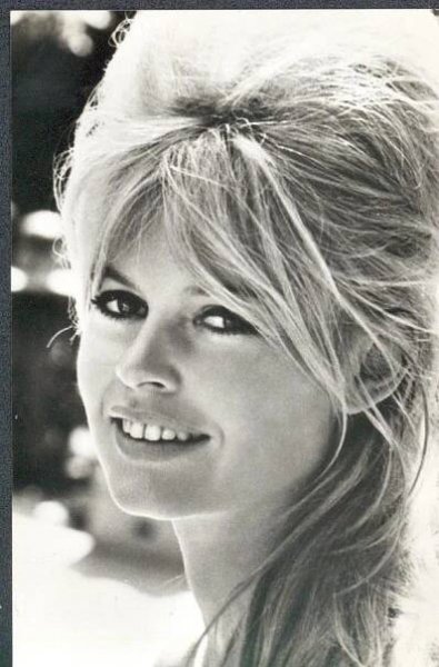 31A1886 Brigitte Bardotová | Aukro