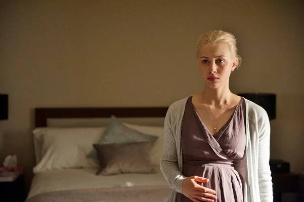 Nepřítel - Z filmu - Sarah Gadon