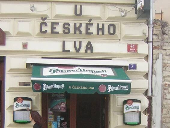 V restauraci, kde vybuchl granát, mají srazy neonacisté