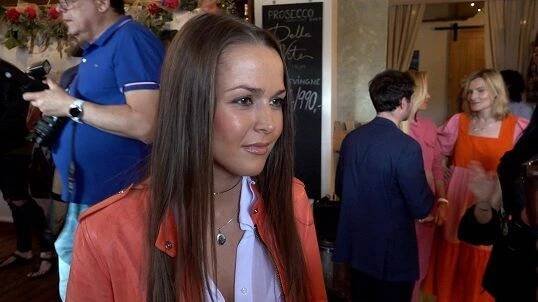 Po třetím rozchodu se dali Vojta Drahokoupil se starší partnerkou zase dohromady: Co o zpěvákovi jeho přítelkyně říká? - Super.cz