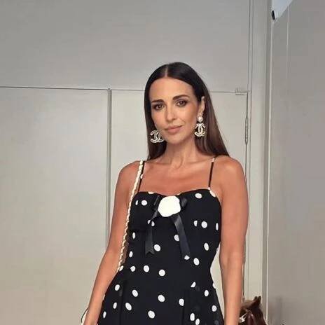 A punto de agotarse el vestido rojo de firma española que ha llevado Paula Echevarría y es elegante, atractivo y muy favorecedor