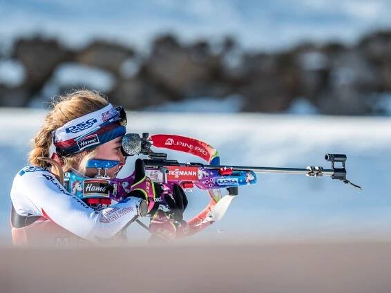 Češi v akci, 24. 1. – Davidová obhajuje v Pokljuce bronz, Jislová bude chybět