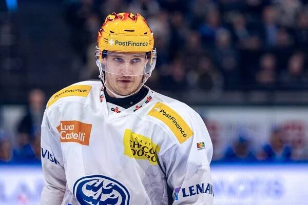 Kubalík joins EVZ for two years