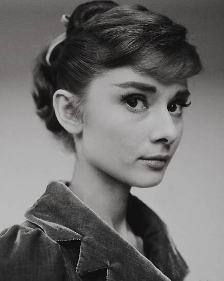 Pin by Priscilla Fuger on Hair | Audrey hepburn photos, Audrey hepburn style, Audrey hepburn
