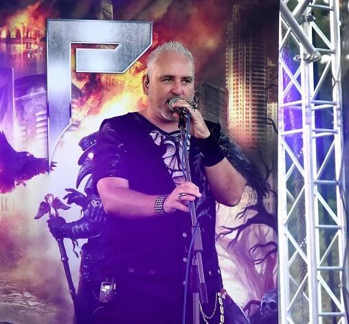 Rockeři roztančili Pevnůstku. Hráli pro dobrou věc. Podívejte se
