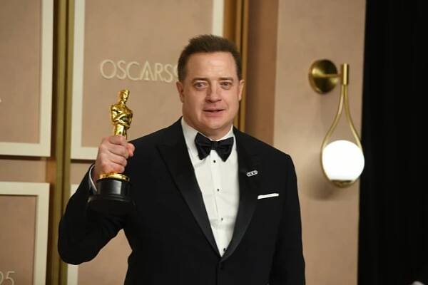 FOTO: Brendan Fraser získal sošku za nejlepšího herce. – stránka 11