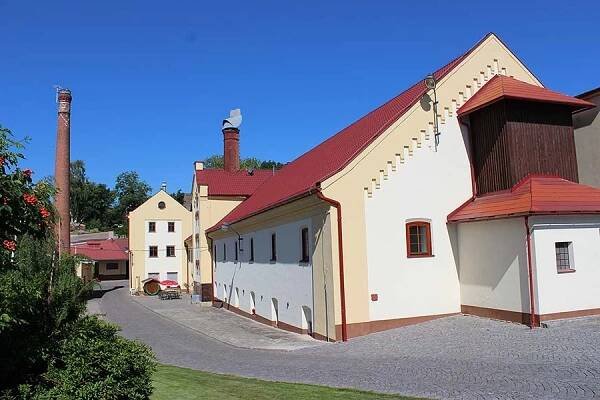 Pivo tu vaří už od středověku. Vydejte se do Dobrušky za tekutým F. L. Věkem