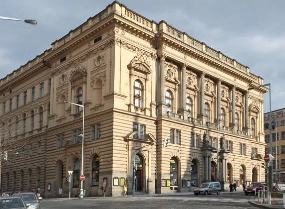 Budova Národního domu | Národní dům na Vinohradech
