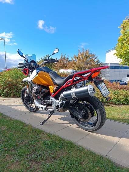 Moto Guzzi V85 TT EVOCATIVE