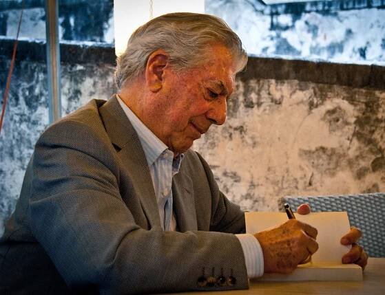 Soubor:Mario Vargas Llosa (2010).jpg – Wikipedie
