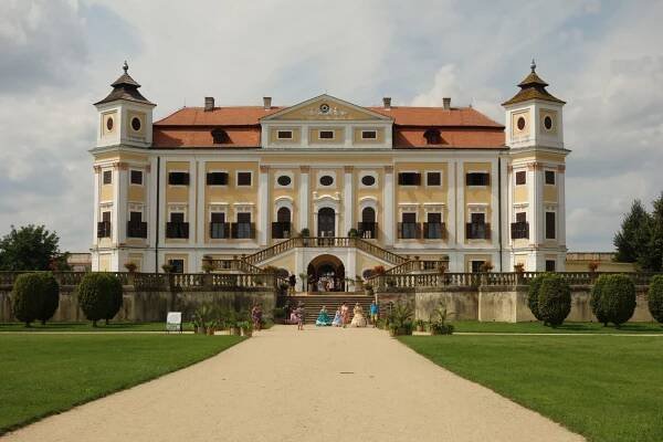 Zámek Milotice - architektonický skvost ukrytý mezi vinicemi