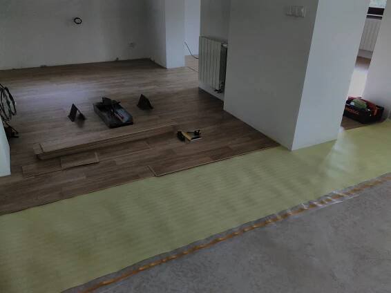 RD Plzeň - plovoucí podlaha+vinyl se zámkem 160m2 - Realizace | Petr Kopelent - PODLAHY - Plzeň