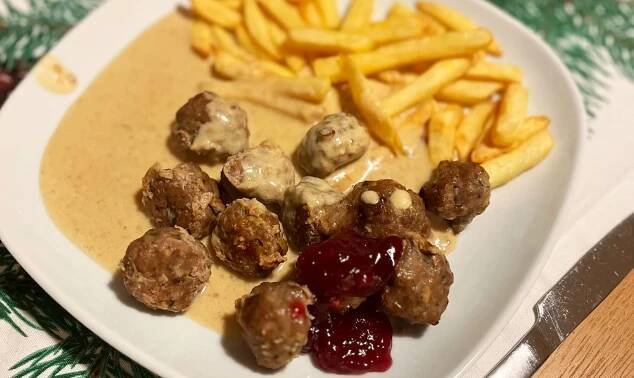 Švédské masové kuličky s bramborovou kaší: IKEA na talíři