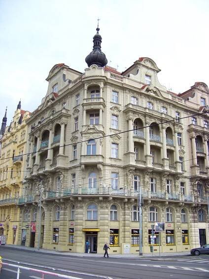 Soubor:Masarykovo nábřeží 2, Jiráskovo náměstí 1.jpg – Wikipedie