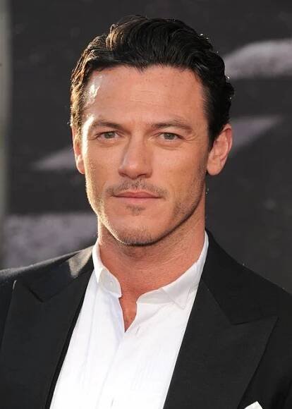 Pin by Maria Alejandra Lengua Flores on Luke evans | Luke evans, Luke evans actor, Luke