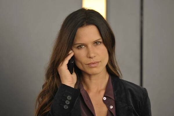 Sestra v ohrožení - Z filmu - Rhona Mitra