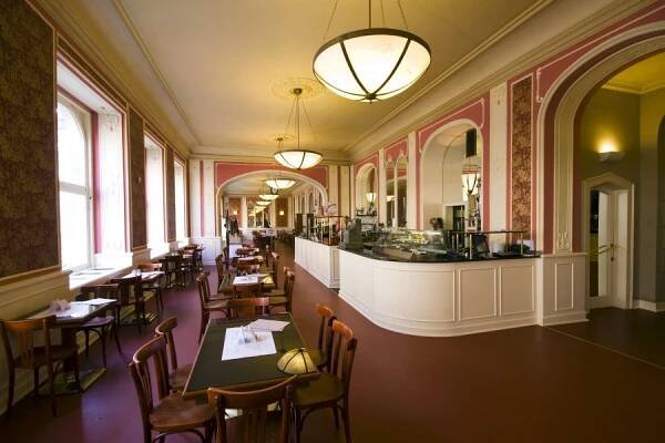 Café Louvre