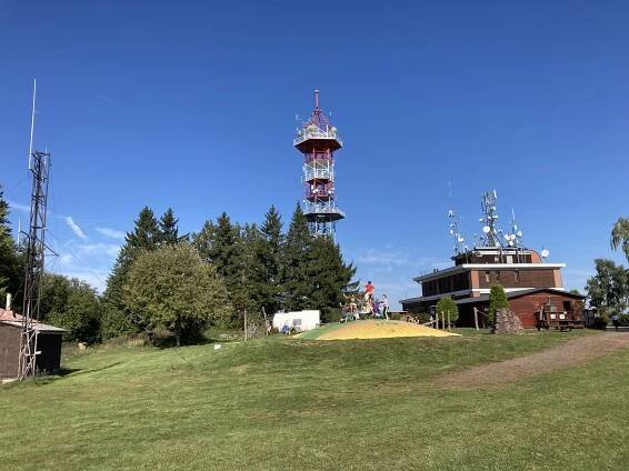 Společný výlet na Kozákov – Krkonošská ZŠ a MŠ Vítkovice v Krkonoších