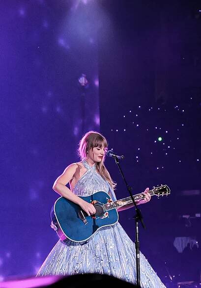 Taylor Swift London Tour: The London Boy Pop London Tour – Taylor’s version – London Rock Tours