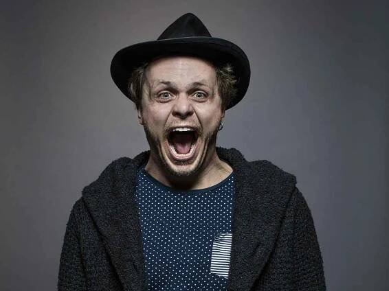 Hit Rosti Nováka aneb řízený chaos mezi Evropou a Afrikou