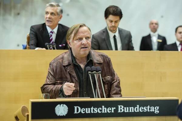 Die Lichtenbergs - zwei Brüder, drei Frauen und jede Menge Zoff - Z filmu - Axel Prahl