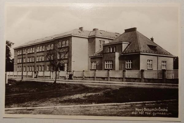 Nový Bohumín gymnasium   čistá 1929 - Pohlednice místopis