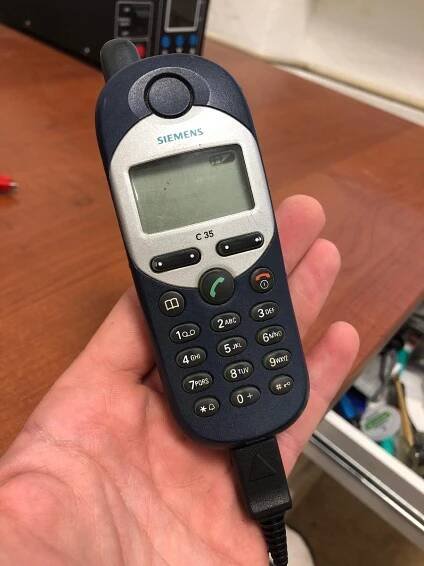 Siemens C35i na náhradní díly - Mobily a chytrá elektronika
