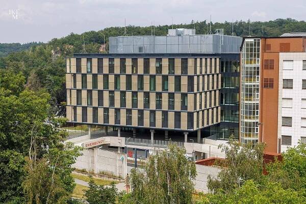 Nová budova Institutu klinické a experimentální medicíny.