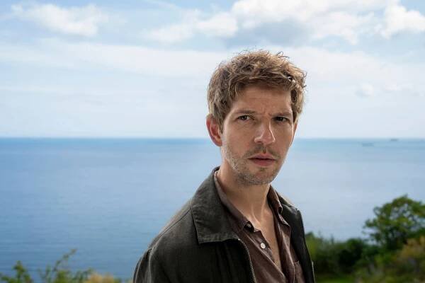 Bergerac - Promo - Damien Molony