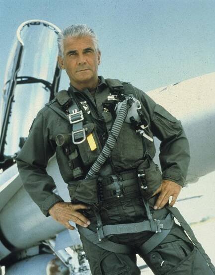 Pensacola - Zlatá křídla - Promo - James Brolin