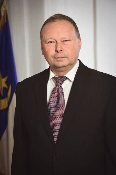 Fürst, obrázek se otevře v novém okně