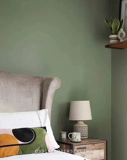 An image of a Green 02 painted bedroom
