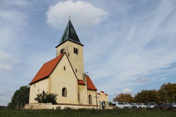 U sv. Filipa a Jakuba na Chvojně vzpomenou na své věrné zesnulé