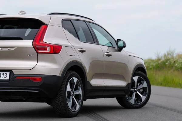 Chytré a úsporné, praktické a stylové: Nestárnoucí Volvo XC40 dává ostatním SUV lekci